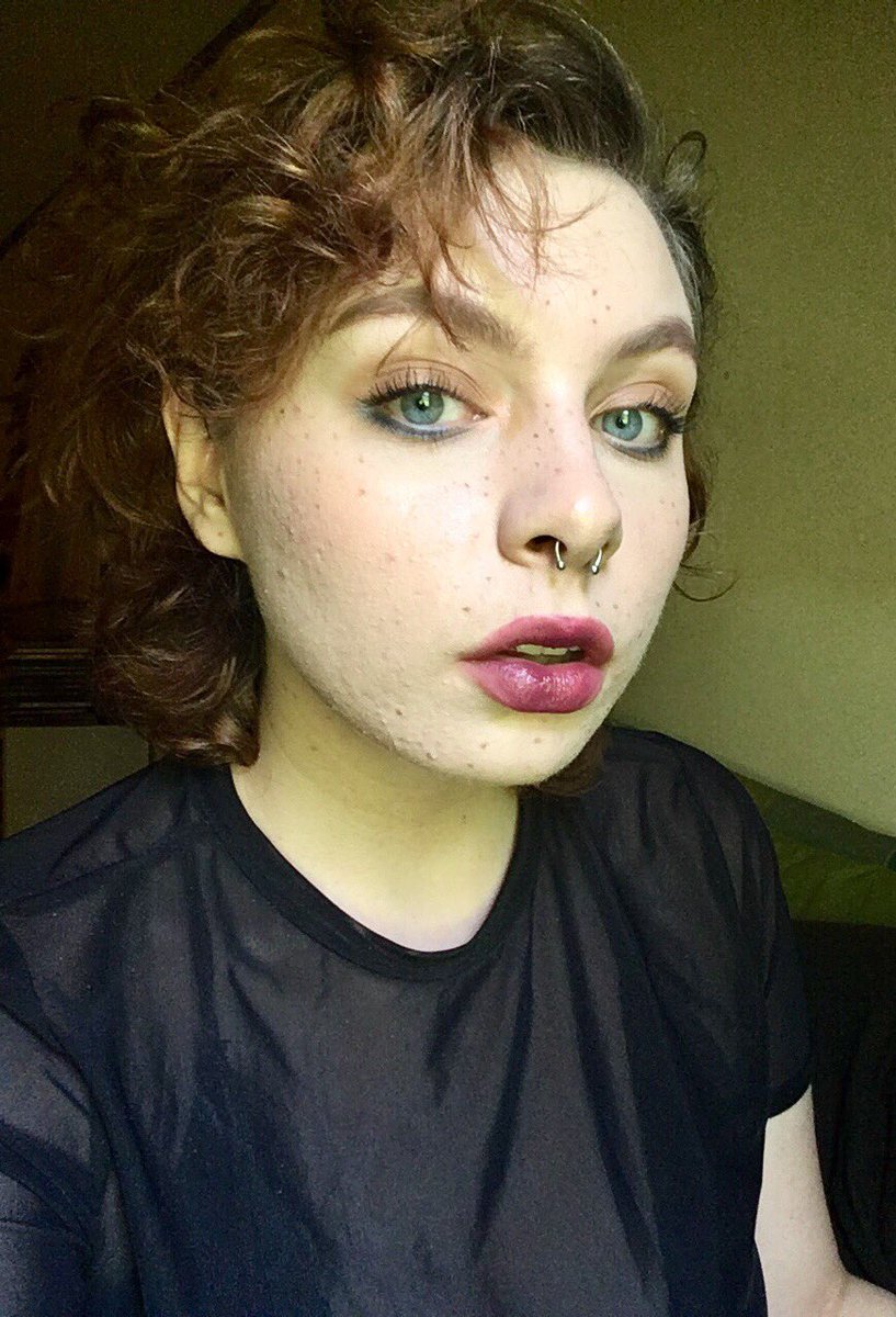 transsainthood's tweet photo. sapphic, sad &amp; iso smooches https://t.co/1adTPB8vub
