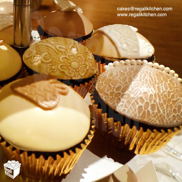 RegaliKitchen's tweet photo. #FilipinianaWeddingCake &amp; #Cupcakes for a wonderful couple.

#harana #FilipinoTradition #FilipinianaCake #weddingcake #weddingcupcakes https://t.co/S96kZKLLno