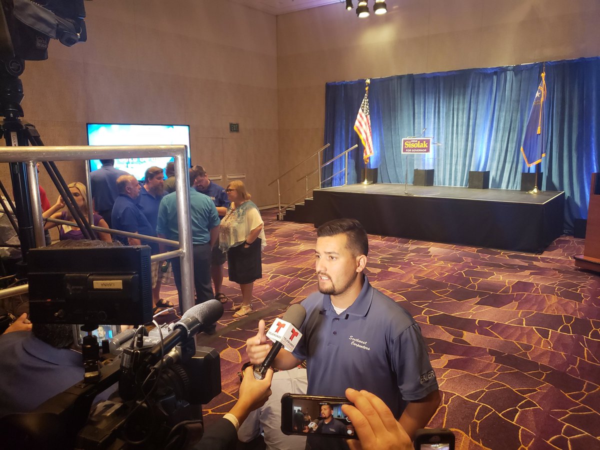 Concreteninja80's tweet image. The @SouthwestCarps are out in force supporting @SteveSisolak! @LGuigonJr letting @TelemundoLV know that @SteveSisolak is putting NV to work creating 30K jobs! #PrimaryDay #hammerthevote #NVGOV #TeamSisolak