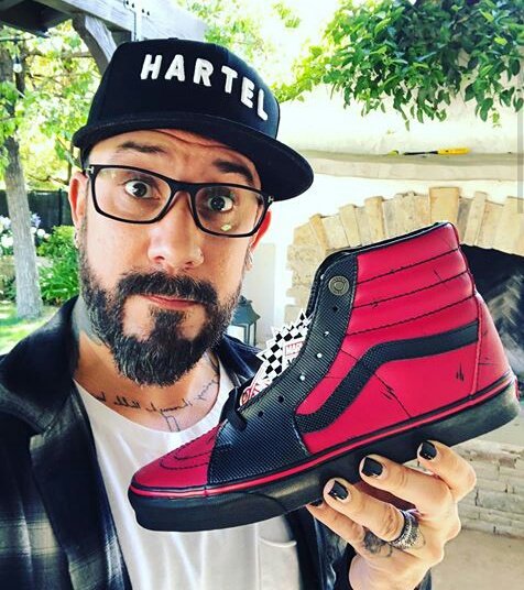 Sabrinaapnunes2's tweet photo. @aj_mclean #regrann #repost dad's early gift, sneakers deandpool @VANS_66 #collecticon dad loved ❤❤
@rochelle_deanna mother it is daughters hit 😍😊👟👟❤❤ https://t.co/thsaQ36pVu