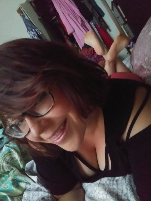 Did ya miss me? #footfetish #petitefeet #Soles https://t.co/Jmm3HzCkVV<a href="/tag/footfetish"class="tags">#footfetish</a><a href="/tag/petitefeet"class="tags">#petitefeet</a><a href="/tag/soles"class="tags">#Soles</a>