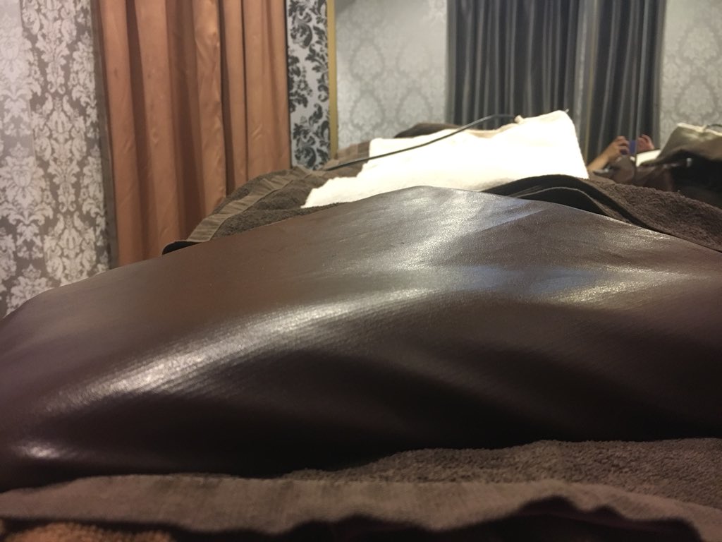 ayaka01010's tweet photo. 今からキャビテーション🤭❣️
水着の着れる美脚になる為
今のうちから準備٩(ˊᗜˋ*)و🎶笑

この時間も暇だから
トレードやろーっと🙏💓

(キャビテーションやるのが
全く伝わる写真じゃない笑) https://t.co/emBbAPy52p
