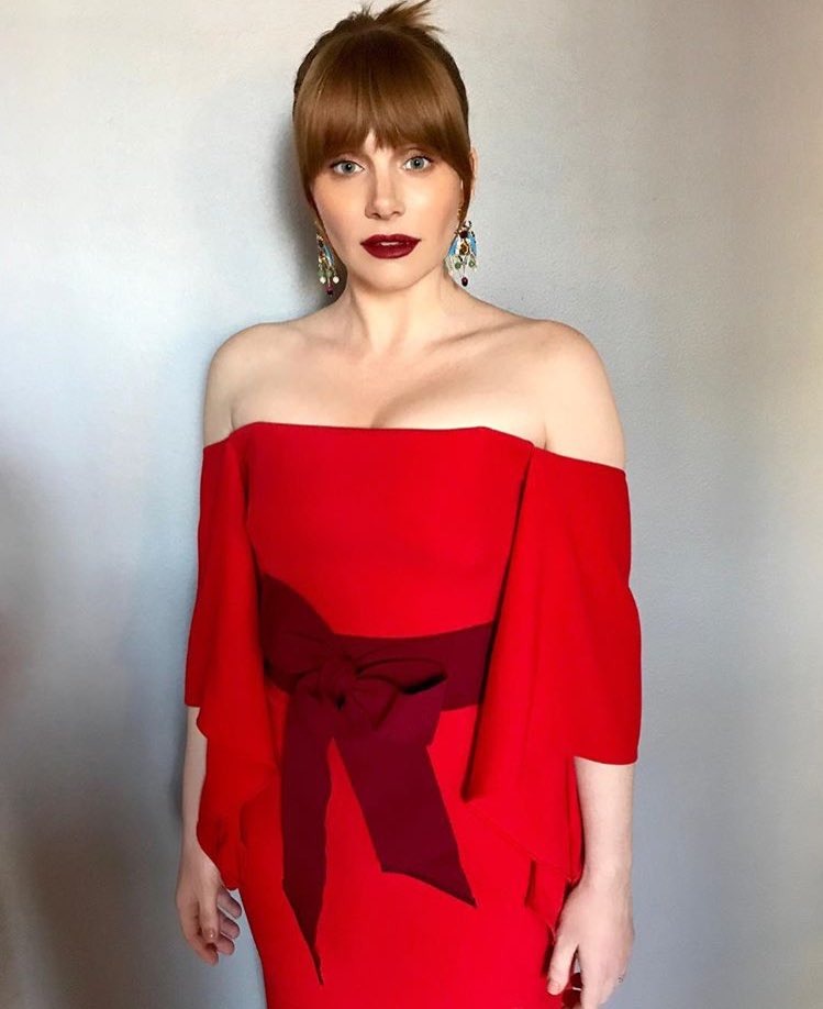 #NEW | Gorgeous pictures of <a href="/BryceDHoward/">Bryce Dallas Howard</a> before the #JurassicWorldFallenKingdom premiere!