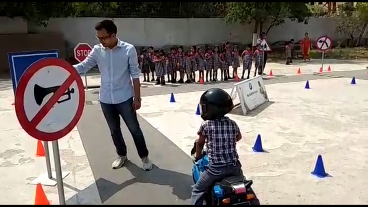 SchoolnetIndia's tweet photo. 'Be Safe Be Smart Programme' - A CSR Initiative of @bmwindia implemented by IL&FS Education in Kendriya Vidyalaya, Noida to spread awareness among young children on #RoadSafety through in-class workshops & simulated environment #CSR4Corporates #Education #CSRServices https://t.co/fmb4Ma15UJ