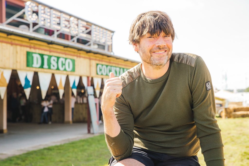 BBCFoodProg's tweet photo. We have @TheAlexJames presenting at tonight’s #bbcfoodawards so in honour we would love to have your cheesiest #cheesesongs 🧀 🎼 

🧀 Cheddar gonna give you up
🧀Swiss from a rose
🧀Manchego (I feel like a woman)
🧀Quarklife https://t.co/PEjhQDATsz