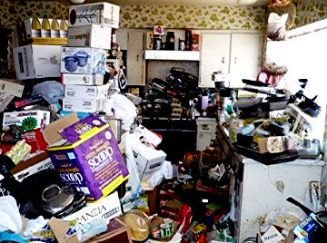 DubFireBrigade's tweet image. Do you know a hoarder? A family member, friend or neighbour? Hoarding can cause health issues and it increases the fire load in the building: Paper, Cardboard, Plastics etc. It creates huge difficulty for Firefighters to navigate in zero visibility.
