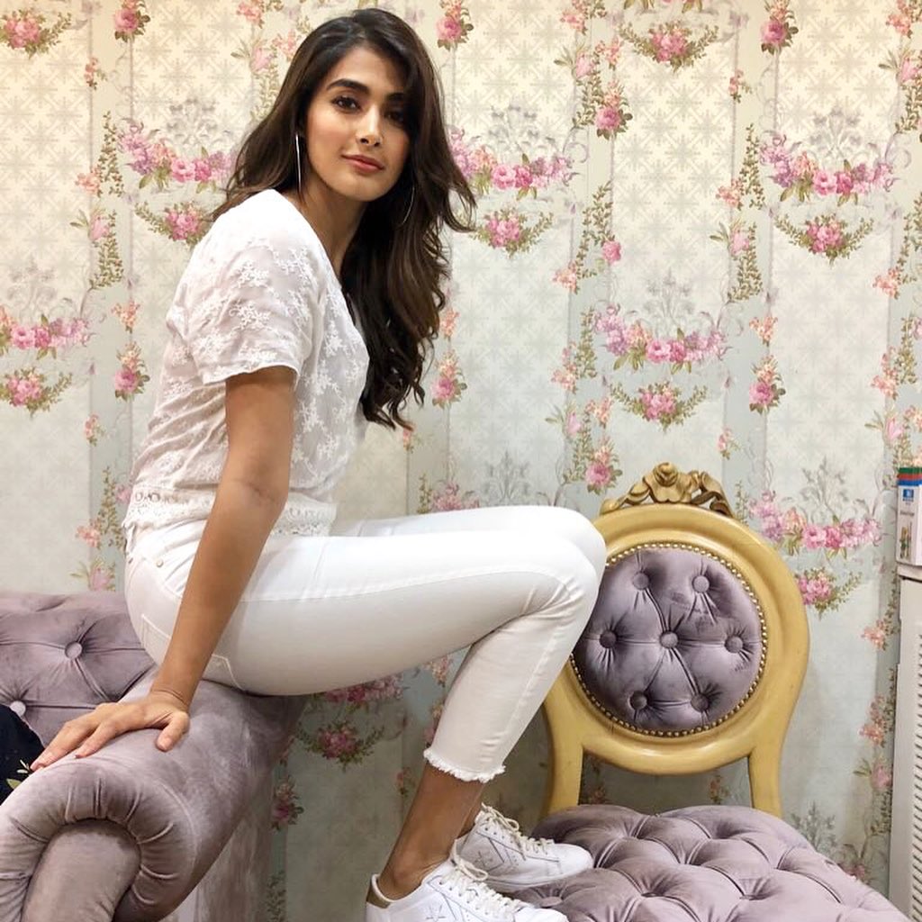 Dfj2HKiVAAA8cdb?format=jpg