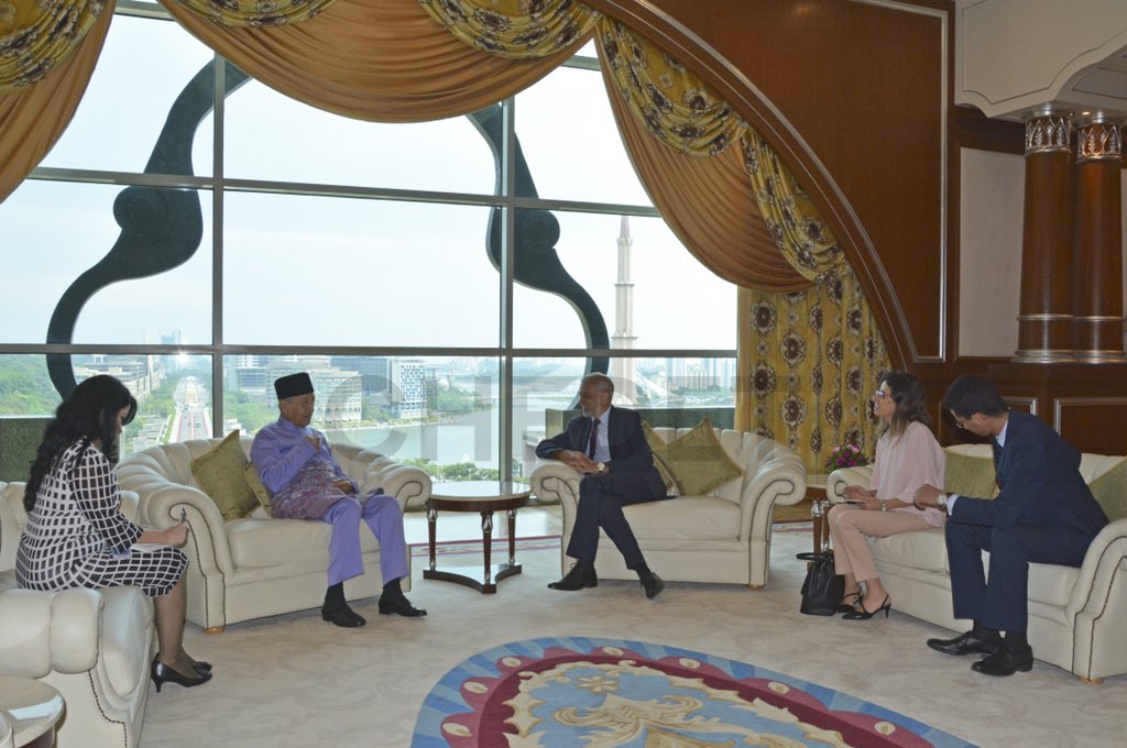 chedetofficial's tweet photo. Courtesy call by H.E. Dr. Benkhaldoun Mohamed Reda, the Ambassador of The Kingdom of Morocco in my office this evening. https://t.co/8ySdqARF8a