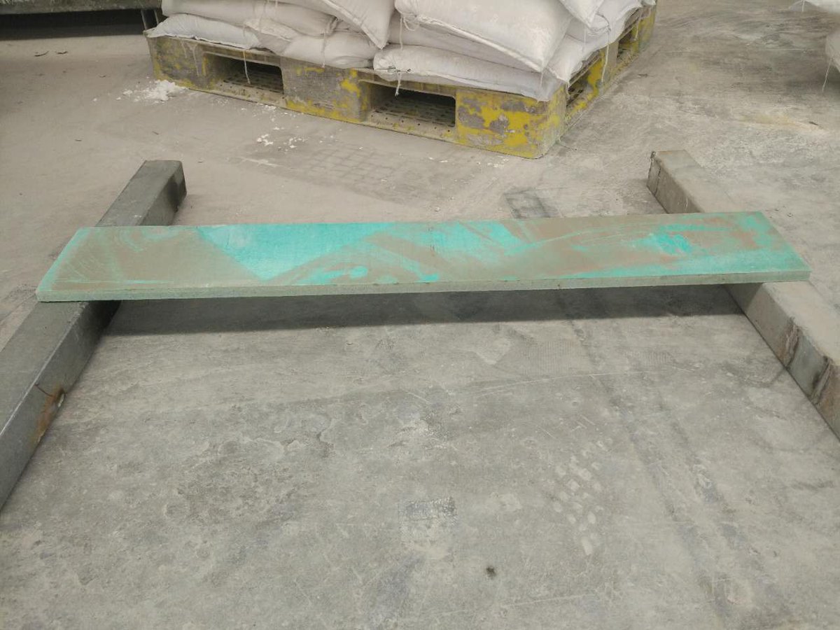 project_years's tweet photo. Purlin distance is 1100 mm , the width of the board is 29 cm thickness is 18 mm,density is 1.1 g/cm3 . Load-bearing 25KG *8 bag =200KG ,No problem . It can be the floor \wall and ceiling , Surely , it is fireproof and non asbestos . https://t.co/zMo0WYIgwZ