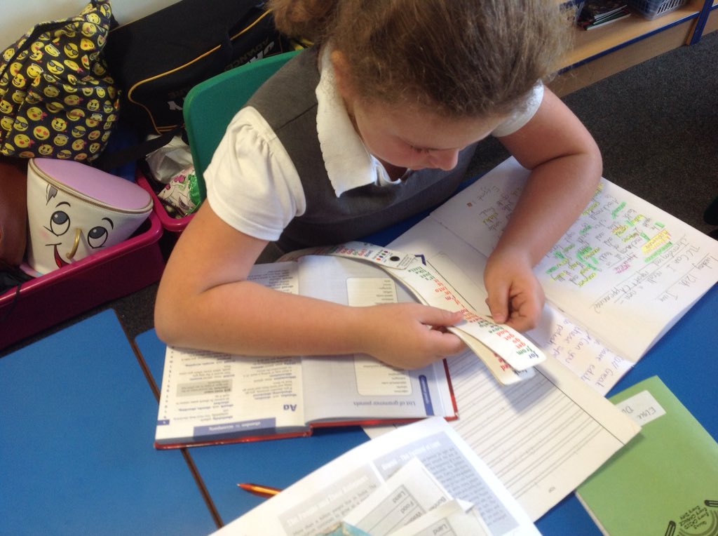 TGPS_NorthLincs's tweet photo. Year 3 are using resources to check their spellings this morning. #TGPSYear3 #TGPSEnglish #TGPSEditingandimproving #TGPSResourceful https://t.co/kyuDpo40hv
