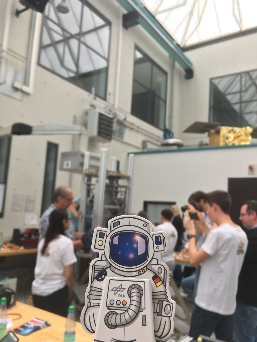 papponaut's tweet photo. Die Vorbereitungen laufen: finaler Abwurf im #ZARM #ZARM_DropTower von #DroPS2018 #Bremen #papponaut #STERNSTUNDEN2018 https://t.co/SN6enG62QZ