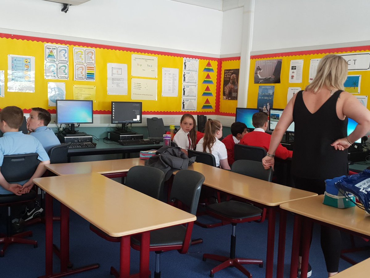 aford78's tweet image. Great start to @MiniGameJam @St_PaulsRCHS with @St_Angelas_Pri &amp;amp; @StBernardsPS #futuregamedevs #scratch #STEMglasgow @alcluith