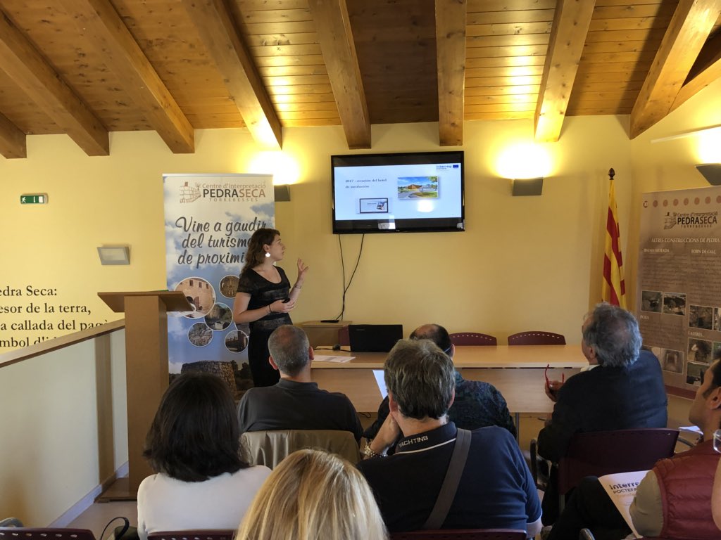 transferinnupvd's tweet photo. Réunion avec les partenaires @TransferINN_ sur les trois thèmes : agroalimentaire, tourisme digital et fabrication avancée #transferINN #Poctefa @CTPPOCTEFA #agroalimentaire #tourisme #fabrication https://t.co/oNf3ufLtpd