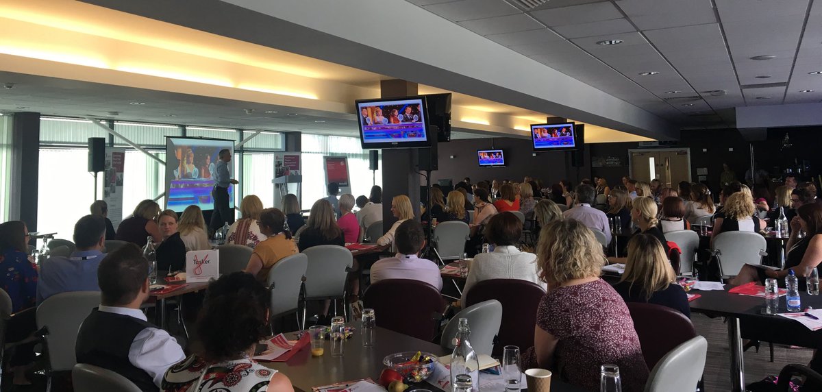 HPMACymru's tweet photo. Such an engaging and interactive session from Ian Govier, @AcademiWales sharing with us his knowledge and expertise of Leadership Models and Behaviours, with the ‘3 constants: Change, Choices and Principles’ #ChooseYourResponse #HPMAWales18 #HPMACymru18 https://t.co/GY6S2puTZS