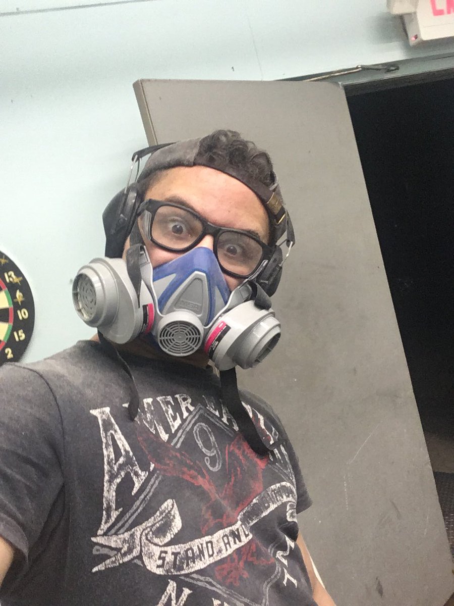 john_winter10's tweet photo. You know what they say, no one can resist a man covered head to toe in cancerous vegetable fibers #OodlesOfHomosote #Its1AM #WTF2018 #Mill2018 #ILookLikePigpenWithMoreCarcinogens https://t.co/QLx2bpHuvA