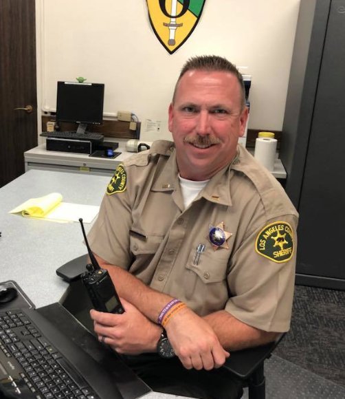 SCVSHERIFF's tweet photo. P.M. Shift Watch Commander Lt. Dahring wants to know if you did the #9PMRoutine.
#RemoveValuables #LockCar #LockHouseDoors #TurnOnPorchLight https://t.co/211v9bU2dx