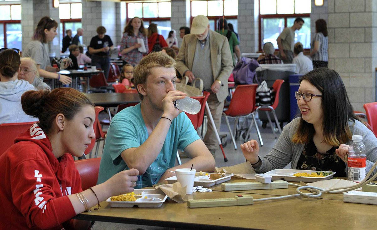 Local school districts to help provide free meals to kids through the USDA’s Summer Food Service Program dlvr.it/QX6WpW