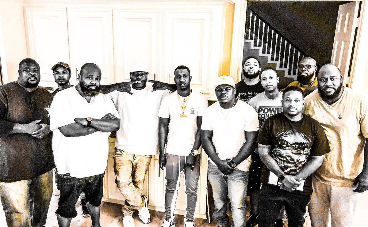 one_deep_ent's tweet photo. #Repost @godjhic
・・・
At  @z_ro Private #GoDjs Listening Party • @djmichaelwatts | @gmayniac | @bigtho | @z_ro | @godjhefna | @iam_dj_magnificent_ | @go_dj_d | Go Dj MeekDaFreak | @godjbobbybandz | @maddhatta979 | @godjhic • Stay Tuned!!! #zro #onedeepentertainment https://t.co/RRUIOvdVFL