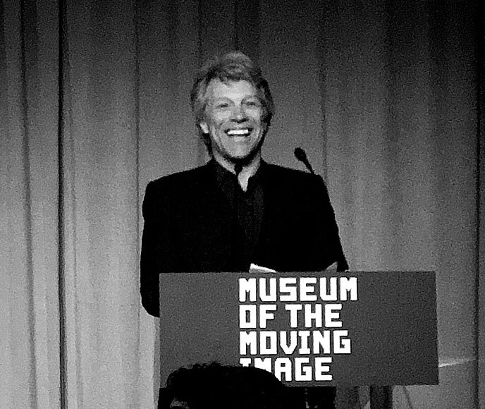 Ambre426's tweet image. Pretty OK job when a Tuesday night includes @jonbonjovi, @jaketapper and a free copy of @TheHellfireClub. #nicehair #promdate #momi