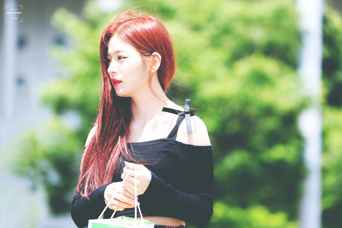 20000514_com's tweet photo. 180612 미니팬미팅

#프로미스나인 #이채영 #두근두근 #fromis_9 #LeeChaeYoung #DKDK https://t.co/pifZ8xyxaC