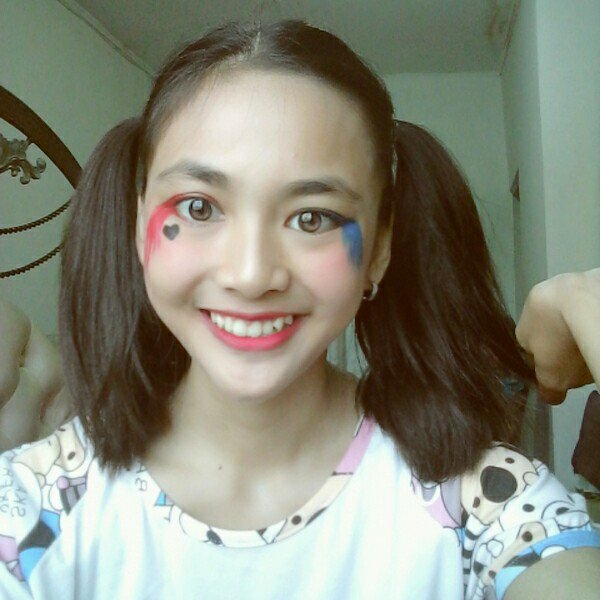 A_GitaJKT48's tweet photo. Kalau aku jadi Harley quinn nya siapa yg mau jd Joker nya??💀

Udah keliatan nakal belom di foto pertama💀

Jangan ada yg komen "lucu😘" komen nya nya haruh "sadis💀" "wes nakal nih💀" " BAD💀"
Wkwk orang mau komen diataur atur wkwk😂 #Gitatodayscharacter https://t.co/HDmojow2LR