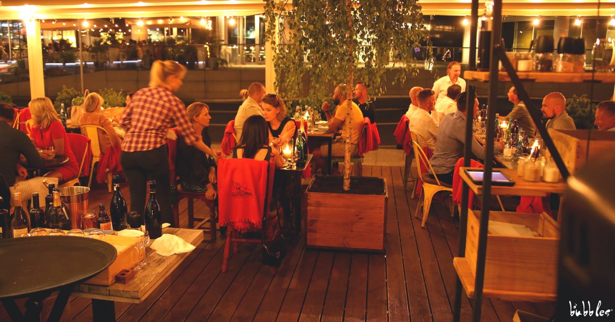bubbles_wwa's tweet photo. Ogródek Bubbles – nocą jeszcze piękniejszy 😉
https://t.co/oPiP46aicI
#Bubbles #bar #Restauracja #Pub #Warszawa #BarBubbles #RestauracjaBubbles #RestauracjaWarszawa #PubWarszawa #BarWarszawa #catering #NajlepszyBar #jedzenie #szampan #LetsBubble #babelki #ogrodek https://t.co/wSBafVOdPk