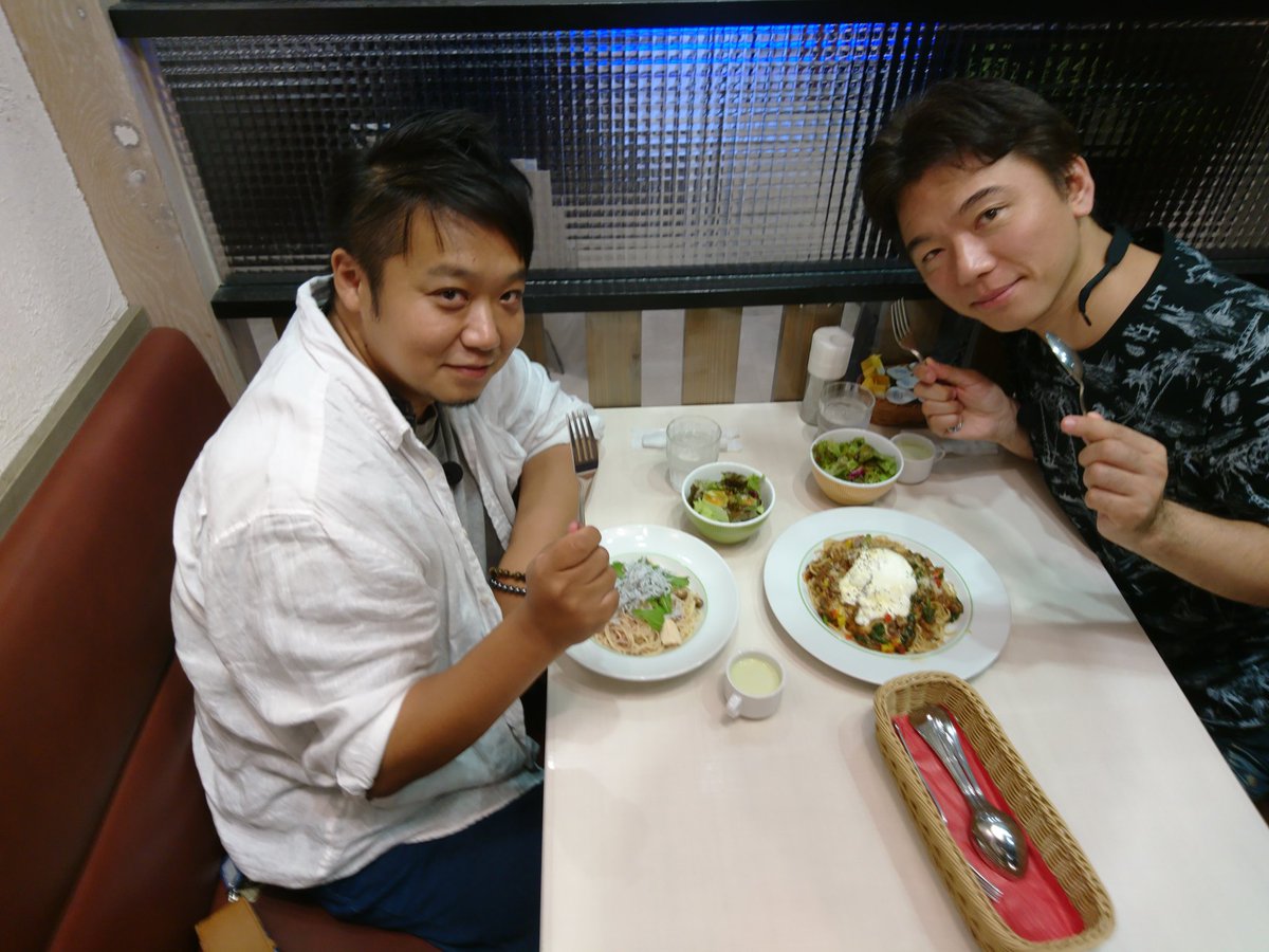 ট ইট র パチスロ常勝理論 昼食休憩です ダイエット中のワサビさんに 昼食は抜くの と聞くと 体重は かなり落ちたので食べますよ と ここのホールで収録の時にいつも行っているパスタのお店へ それでもワサビさんは シラスのパスタ という