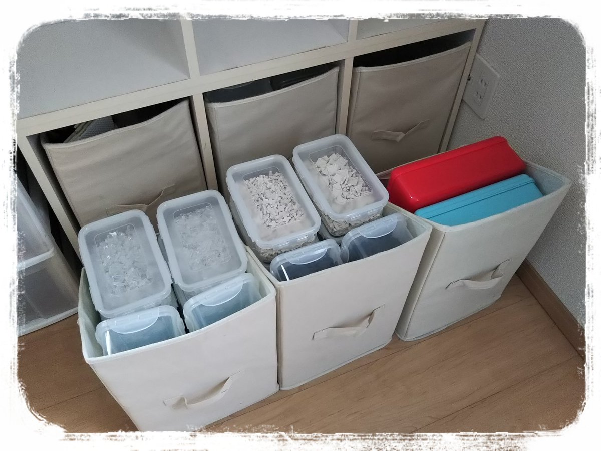 おがた على تويتر 私のlaq収納方法は 作業机の下にビッシリ並べる です 結構邪魔です