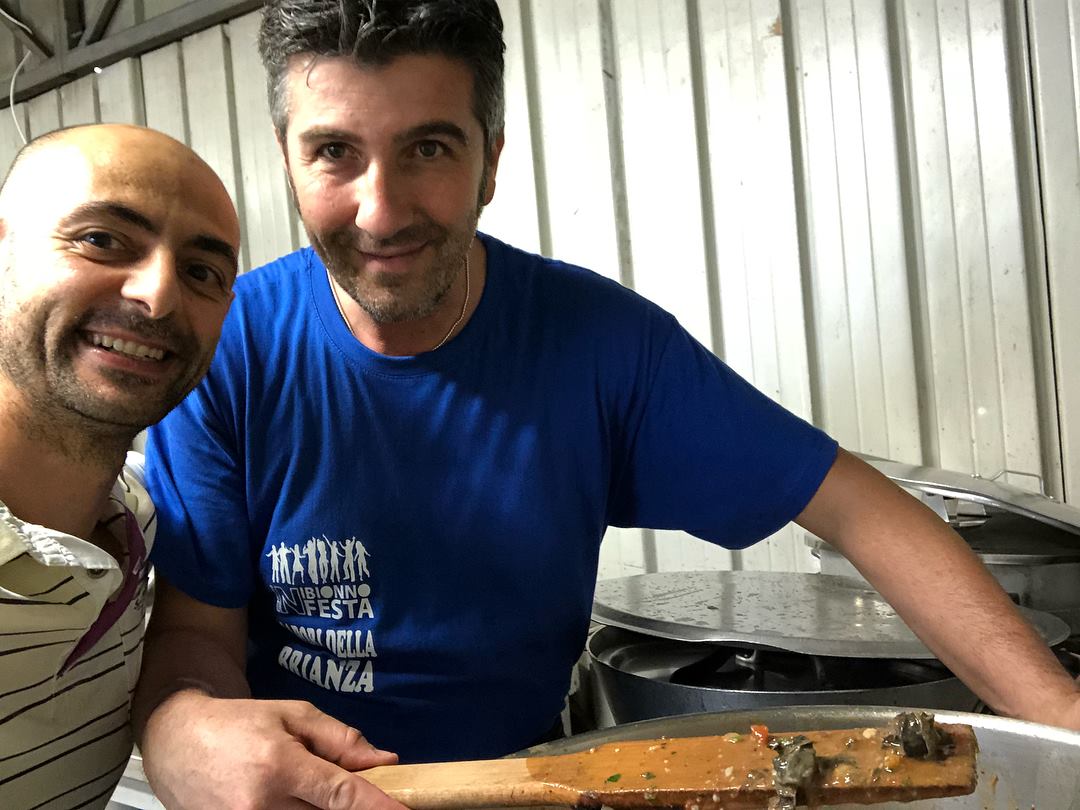 lumachedella's tweet photo. Proponi lumache alla tua festa di paese - https://t.co/g5dt11Kbz8 https://t.co/ocRHWkOKt2