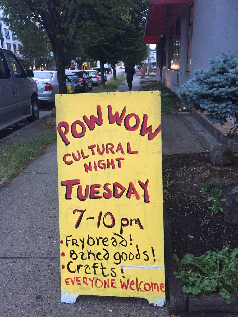 BeyondThePost's tweet photo. 👏I’ve gotta hand it to the Vancouver Aboriginal Friendship Centre
@VancFriendship 👍❤️👮🏼♀️where I checked out their weekly “Family Pow Wow Night” lots of drumming, traditional dancing, and food. #communitiesgather #proudrelations
#wegetalong #yesilovemyjob
@VPDRecruiting https://t.co/Ej9J9lzXfi