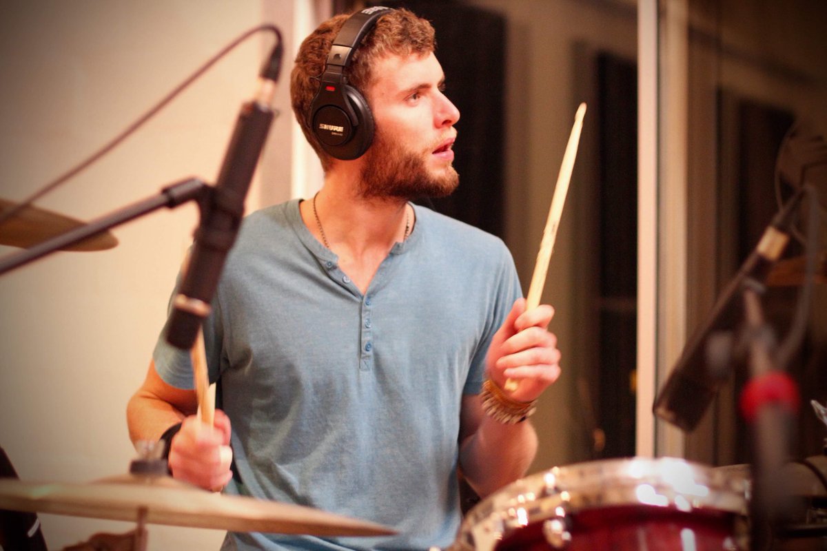 We’re so happy that the heavier themes in our music get noticed by real music aficionados! Thanks Jane and <a href="/york_calling/">York Calling</a> 🔥 bit.ly/2JOjhTT

#newmusic #stoked