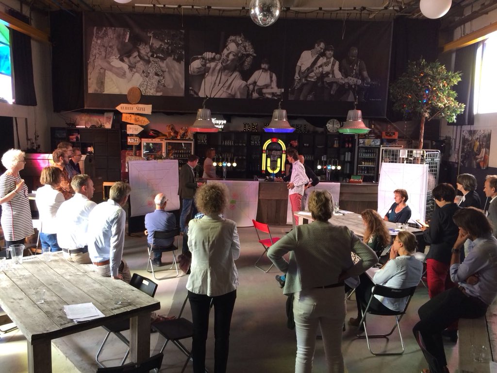 jo11en's tweet photo. Gister was ik bij de workshop van de #nationaleomgevingsvisie in Noord-Brabant. Gemeente, waterschappen, provincie, belangen organisaties en het Rijk slaan hun handen ineen! #moderator #novi @RVO_Nederland @noordbrabant https://t.co/9QOIYDhEHD
