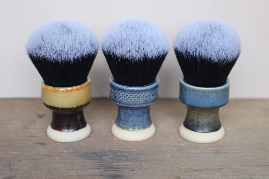 (Relatively) New 30mm Tuxedo Brushes!
Available at gilesshaving.co.uk

#handmade #ceramics #pottery #wetshaving #shaving #traditionalshaving #mensgrooming #grooming #shavingbrush #tuxedo #MensGifts