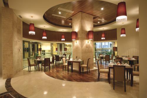 ReliableHomeIm1's tweet image. Increase your #Hotel &amp;amp; #Restaurant business by providing your guests clean &amp;amp; healthy environment!!!🙂🙂
ReadMore==&amp;gt;oneisg.com 
#hotel #restaurants #resorts #house #home #clean #healthy #fresh #maintenance #services #jobs #kitchen #bathroom #hygenic #DebateINE