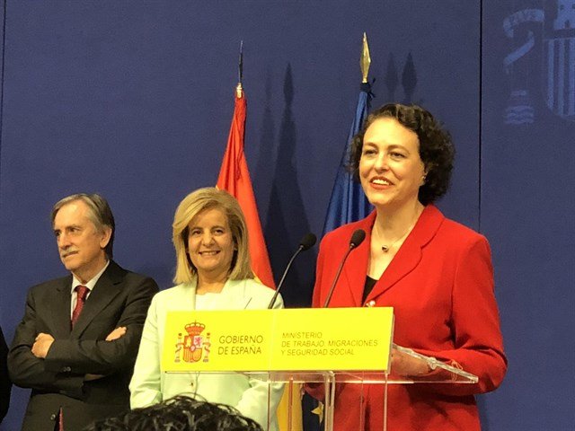 Confilegal's tweet photo. El futuro de la reforma laboral y la actualización de las pensiones, ejes de la nueva ministra de Trabajo https://t.co/2toI7WVj9x https://t.co/n0JrhwWfBx
