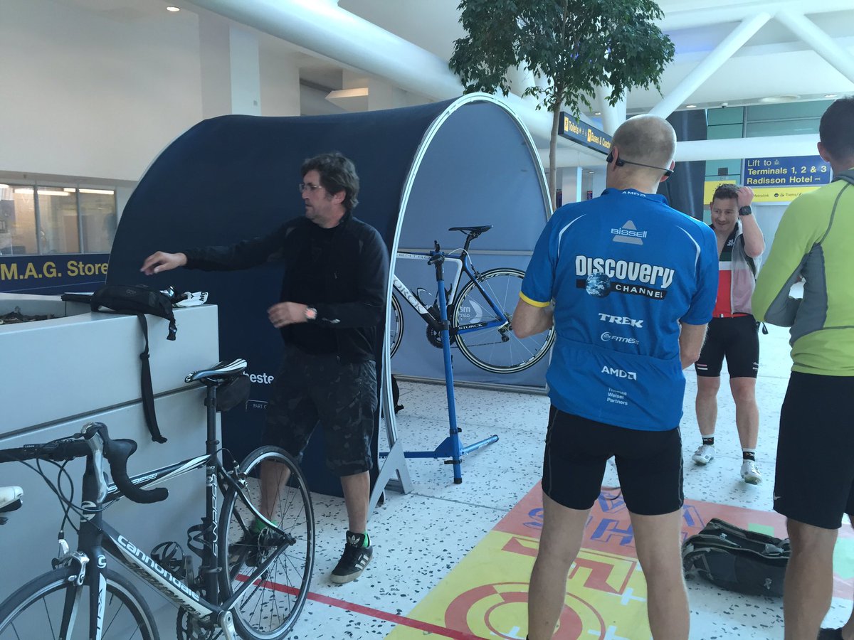 ACMPlatform's tweet photo. This morning's #CycleSurgery with #DrBike promoting #cycletowork @AirportCityUK @manairport @OfficialTfGM #bikes #cycling https://t.co/a9JolNHarP