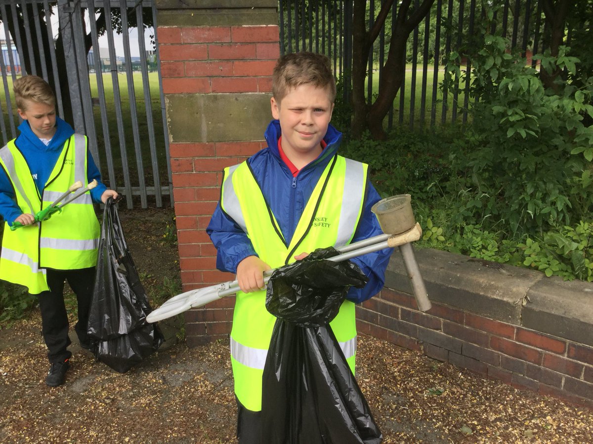 WMOutdoor's tweet photo. Thank you @WMPrimaryY6  for helping our community by collecting 6 bags of litter. #WonderfulCommunity https://t.co/T8Tk2J30m0