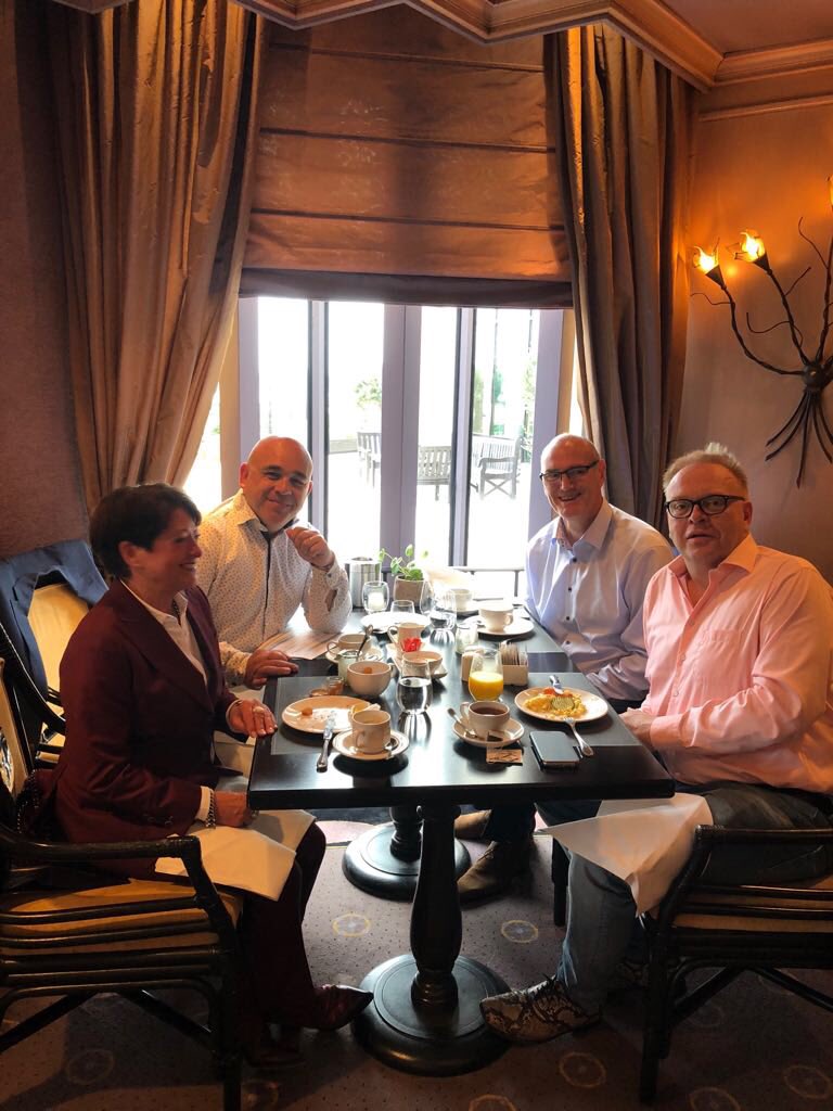 BTG_org's tweet photo. Voor we starten met het BTG Business Event nog snel voorzitters-overleg met @petraclaessen @ericreij @FritsHuffnageI en @dannyfrietman #btgevent https://t.co/g2lC0fMZ5O