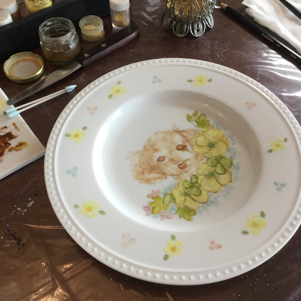 karinchan0815's tweet photo. 昨日の譲渡会と絵付け教室とタロット占いと夜茶会 https://t.co/EjymmSP1BX