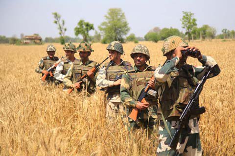 GreaterKashmir's tweet image. Officer among four BSF personnel killed in #Sambaborder clash

bit.ly/GK287957
