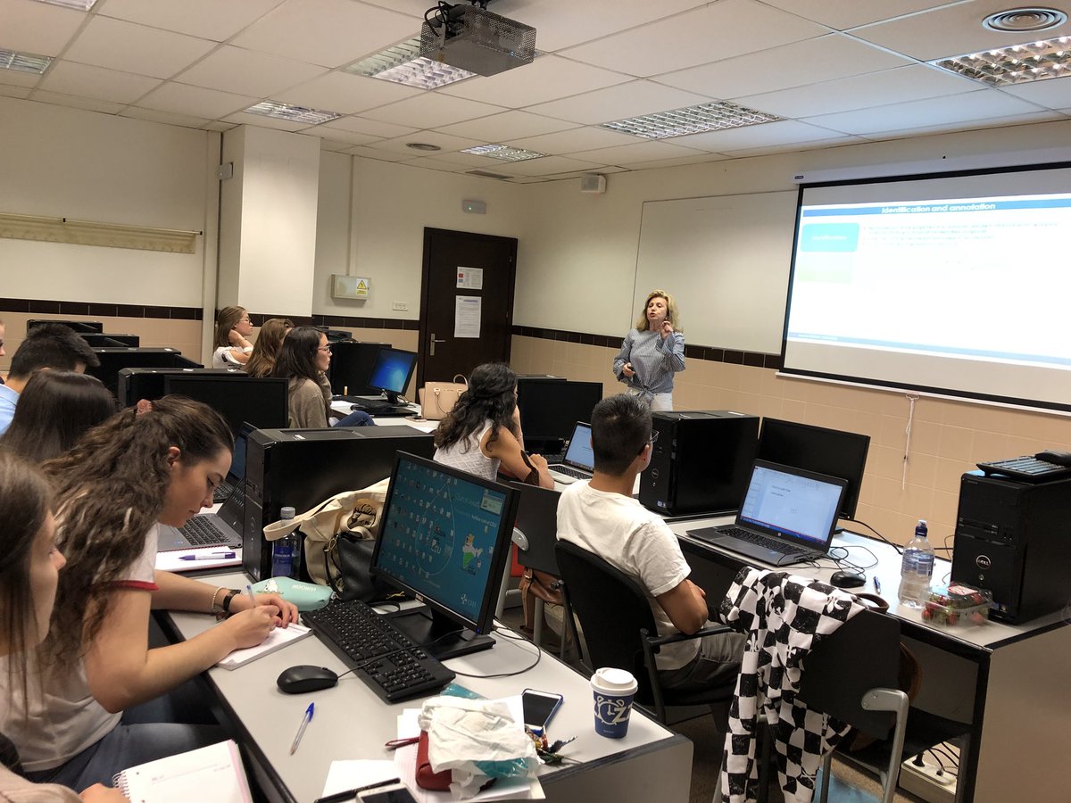 antogarfer's tweet photo. Starting PhD course #STRATIGRAD @metabolomicaceu with identification of biomarkers @CoralBarbasAr at San Pablo University @USPCEU https://t.co/WhKRehN4lu