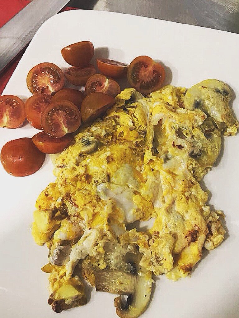 el_trampantojo's tweet photo. 💪🏽Empezar bien el día es posible con... ¡nuestros menús para desayunar! 💪🏽 😮 Por solo 5€ disfruta de nuestra variedad gastronómica, productos frescos, recién elaborados y libres de ultraprocesados 👌🏾 https://t.co/AJNXOTv29D