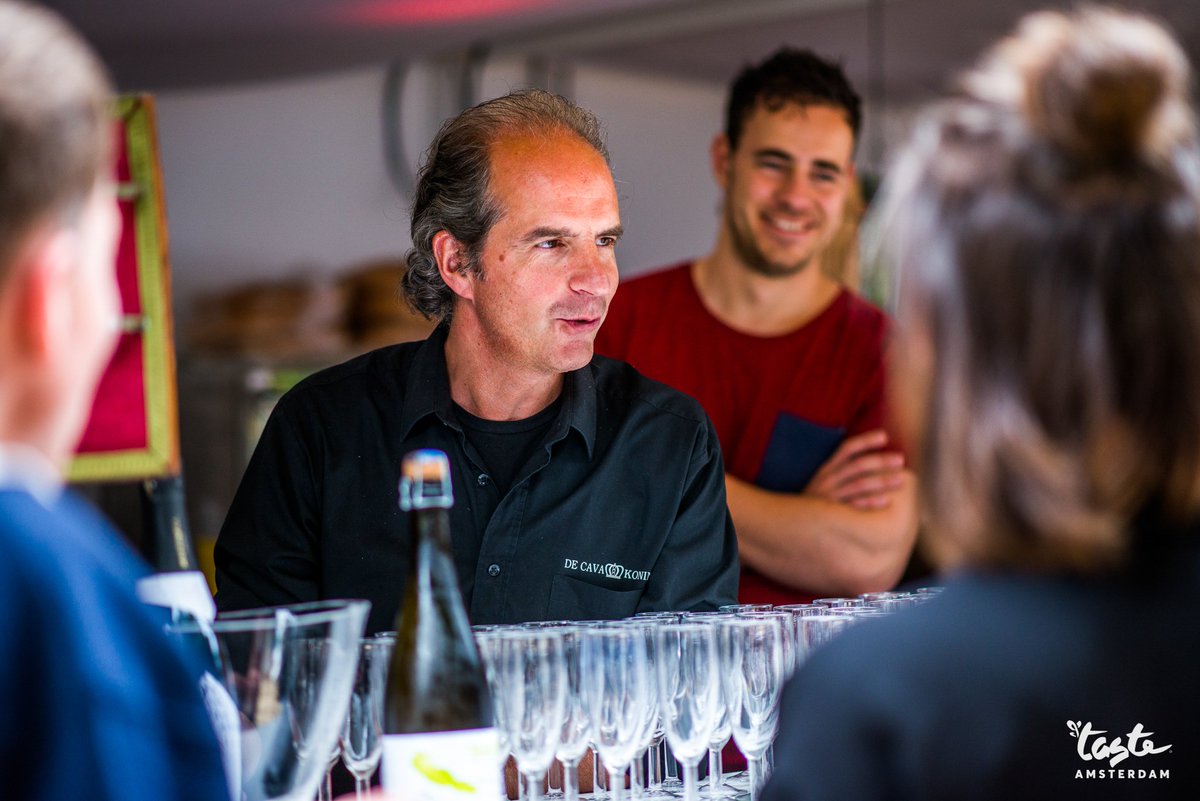 Cavakoning's tweet photo. Passion for his job #cava #wine #spain #winelovers #tasteofamsterdam #amsterdam #privatetasting #tasting https://t.co/GuVPY0OY4f
