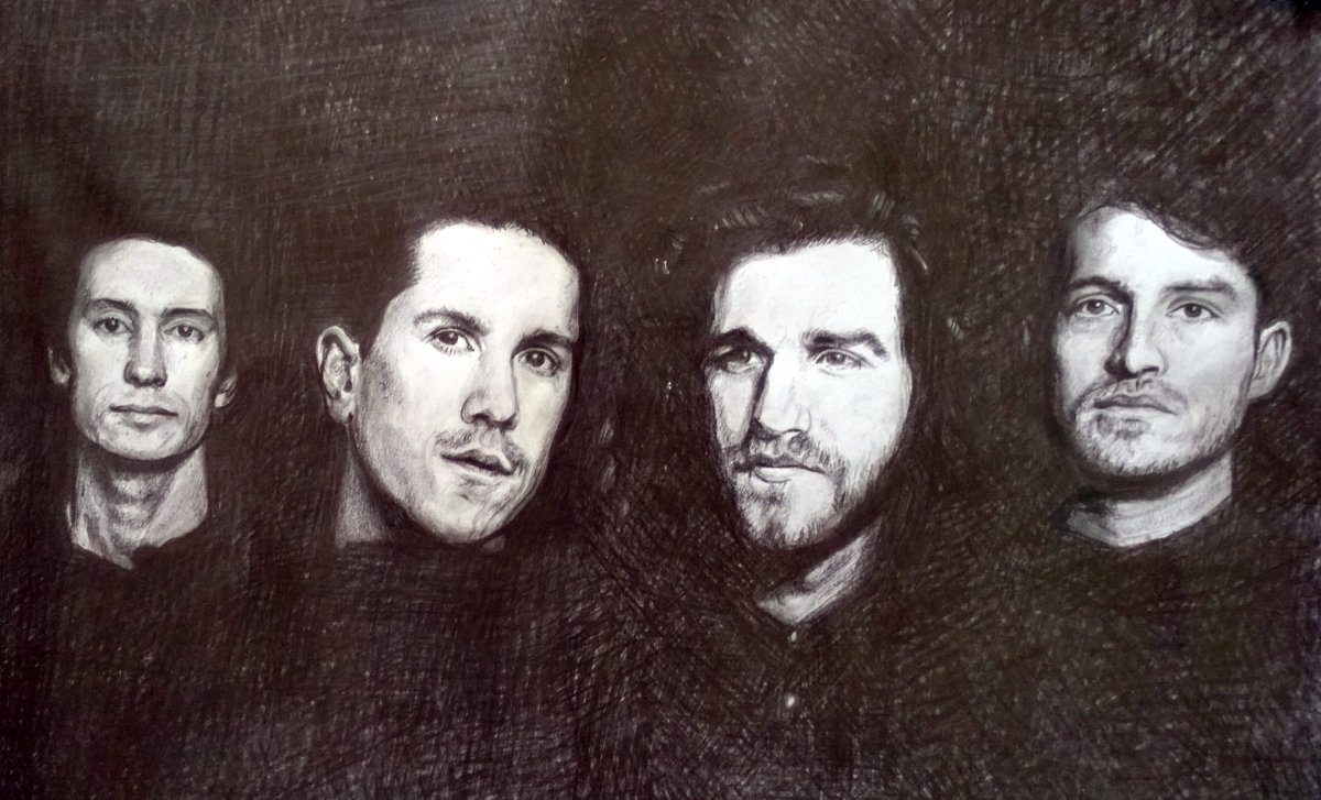 City_Calm_Down's tweet photo. New @CCDMUSIC drawing finished - pencil chalk
#fanart #drawing #blackandwhite #alternative #band #melbourne #australia #iohyou https://t.co/8c9Hh2AwW4