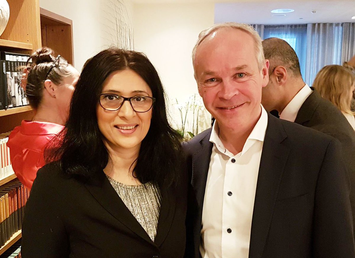 i dag møter vi regjeringens nasjonale kompetansepolitiske råd. Nøkkelbegreper i vår presentasjon blir mangfoldsledelse- og kompetanse, effektivitet og nøkkeltallindikatorer (KPI‘er). KPI´ene må være mer enn å telle kvinner, nasjonaliteter og personer med nedsatt funksjonsevne.