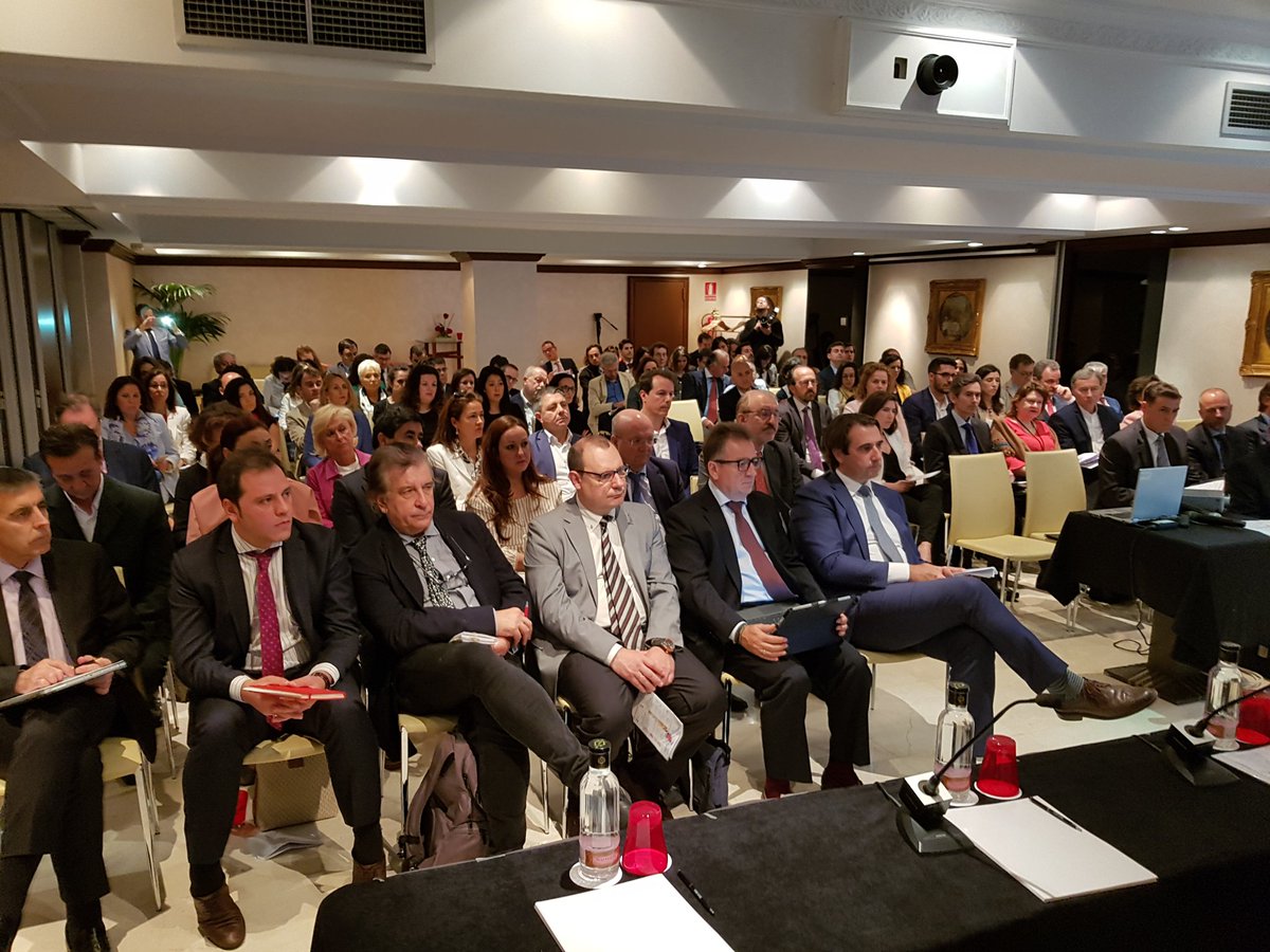 CesineEditorial's tweet photo. Empezamos #TASACION2018 con @euroval @Tecnitasa @Arcovalora @UVEVALORACIONES @CBRE_ES @JLLSpain @arquitasamadrid @SegGlobalFinanz. Valtecnic, Alia, Thirsa https://t.co/elnedhBQph