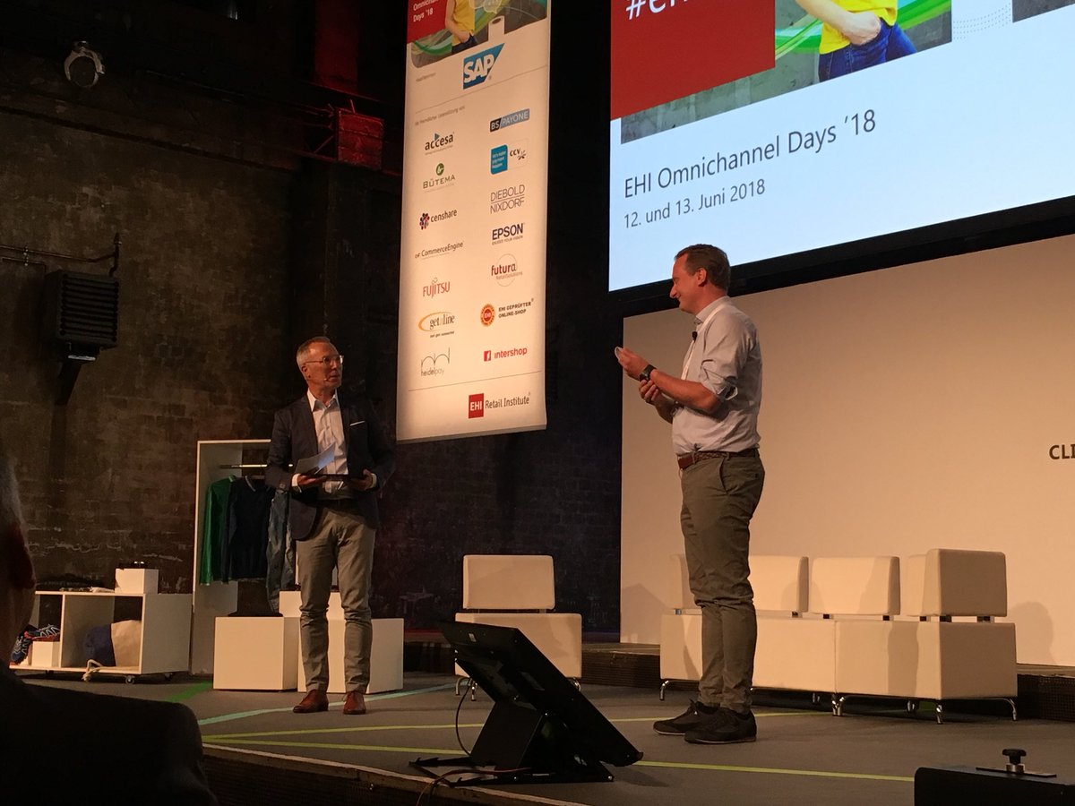kathrin_kistner's tweet photo. „Wir konnten unsere Kundenzufriedenheit erheblich steigern und das zeigt sich auch in der Umsatzentwicklung“. Johannes Jurecka, COO von @globetrotter bei den EHI Omnichannel Days im Interview mit Lutz Spannuth. @qualitize @ehi_org #ehioc #omnichannel #instorefeedback #retailtech https://t.co/qhdkUp8lR1