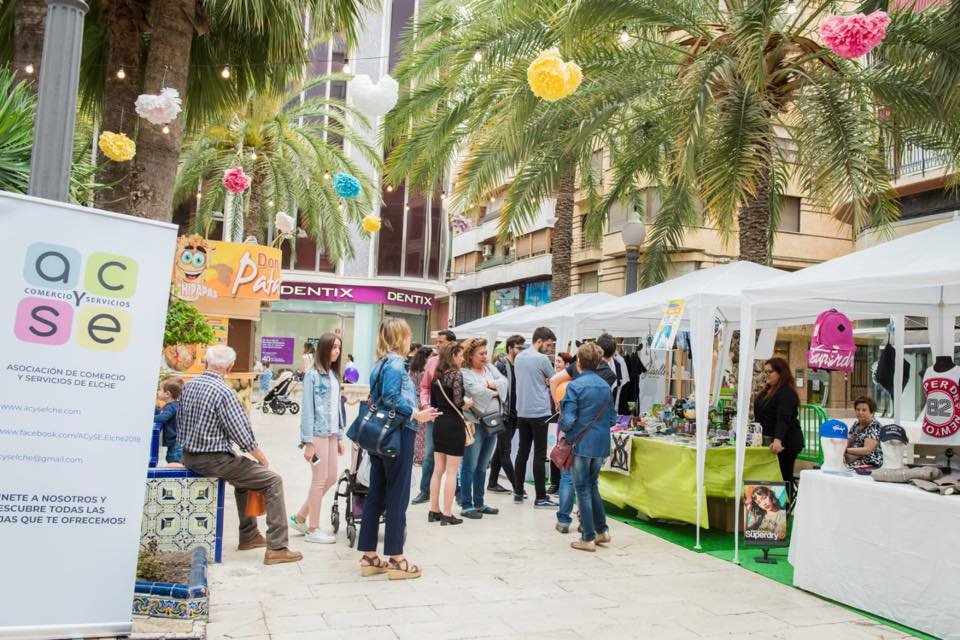 ElcheFollowers's tweet photo. El último SÁBADO DIVERTIDO EN LA GLORIETA ¡Viene cargado de sorpresas y regalos! ¡No os lo podéis perder!
 
El próximo sábado 16 desde las 11 de la mañana en la Glorieta de Elche ¡ven a disfrutar de los comercios de tu ciudad!
#elche #elx #sabadosdivertidos #comercioselche https://t.co/1ebbknrdaJ
