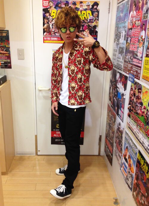 chobi_reggae's tweet photo. 昔のTAK-Z君のパーマヘアやってみようか真剣に悩む😂 https://t.co/KbYSLrqVH1