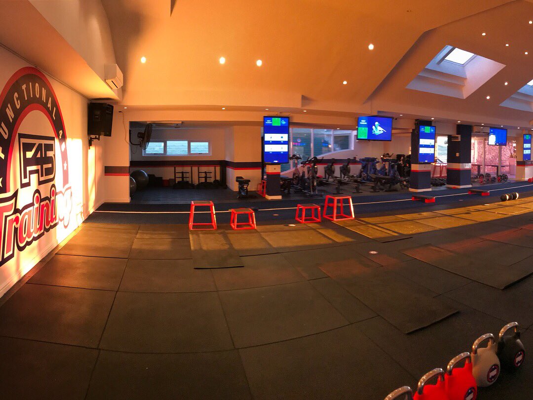 Thamar Houliston tweet media